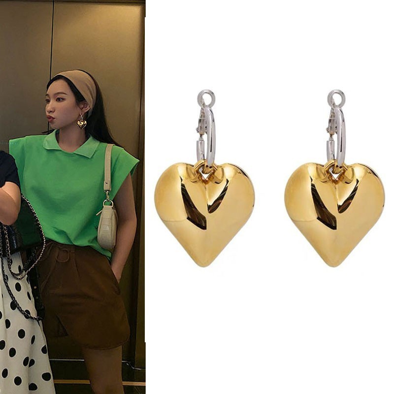 High-grade Retro Heart Earrings