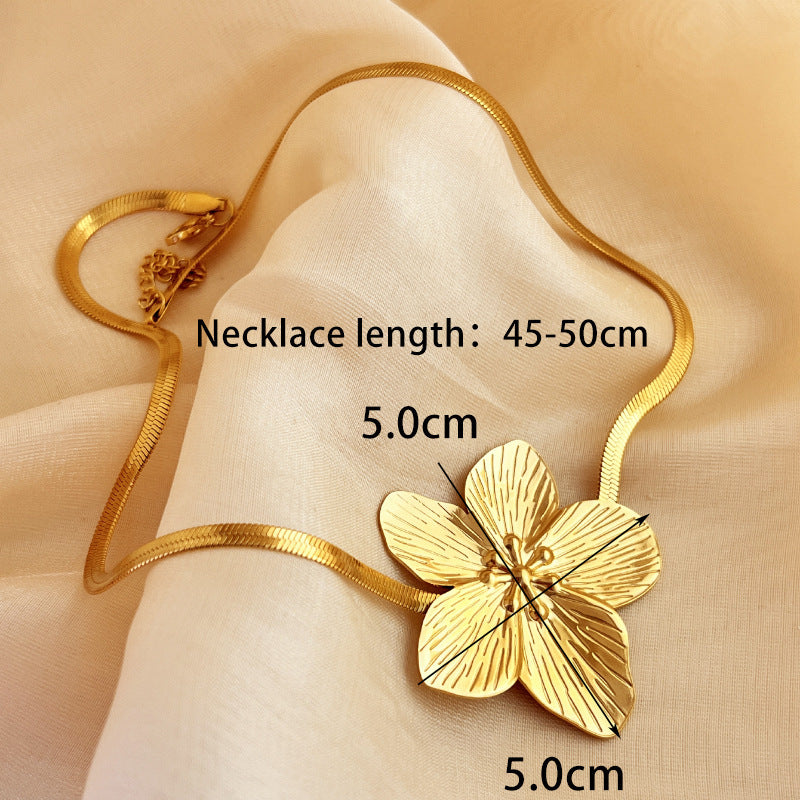 Gold Flower Clavicle Chain