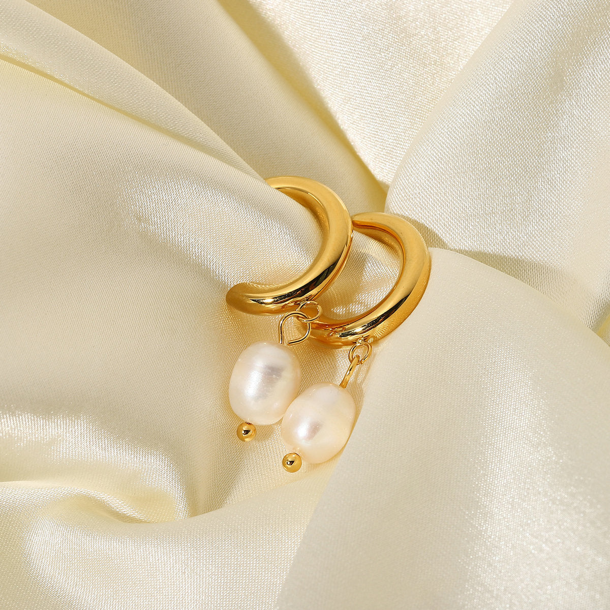 Fashionable Gold Pearl Open Hoop Earrings