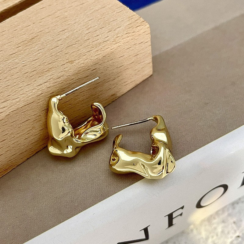 High-grade Retro Heart Earrings