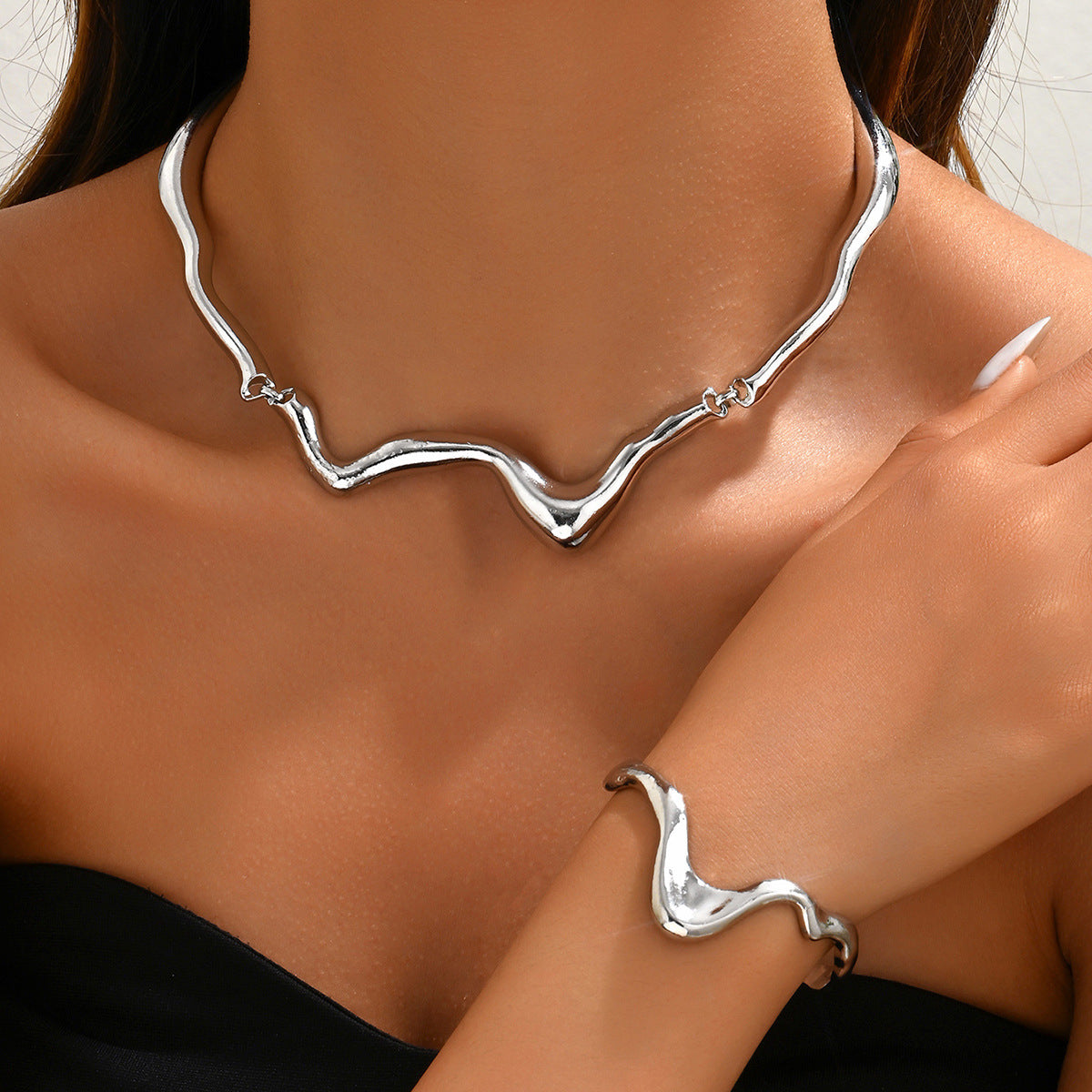 Lava Twisted Collarbone Necklace And Bracelet Set